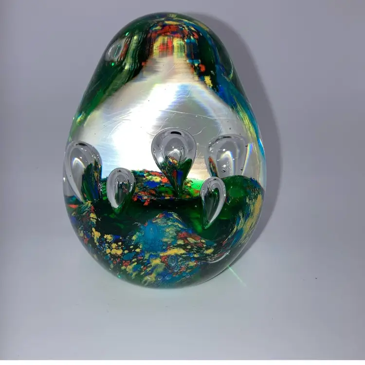 Confetti Controlled Bubbles Paperweight 3” Tall (Surface Scratches) READ!