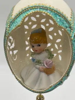 Vintage Christmas Handcrafted Large Egg Diorama Figurine Elegant Tree Ornament