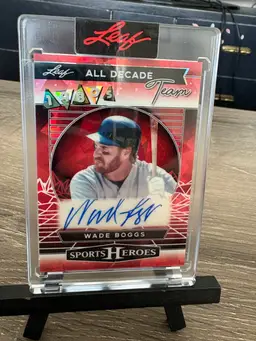 Wade Boggs 2025 Leaf Sports Heroes 1980s All Decade Team Red Crystal Auto Autograph #d 1/3 MLB Baseball Card Boston Red Sox (F)