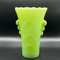 Vintage Jadeite , anchor hocking, fire king glass vase 514 scallop