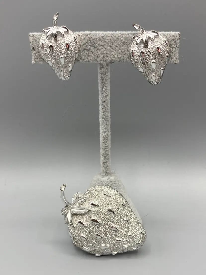 Vintage Sarah Coventry 1968 Strawberry Ice Brooch and Clip-on Earrings Set Silver Tone