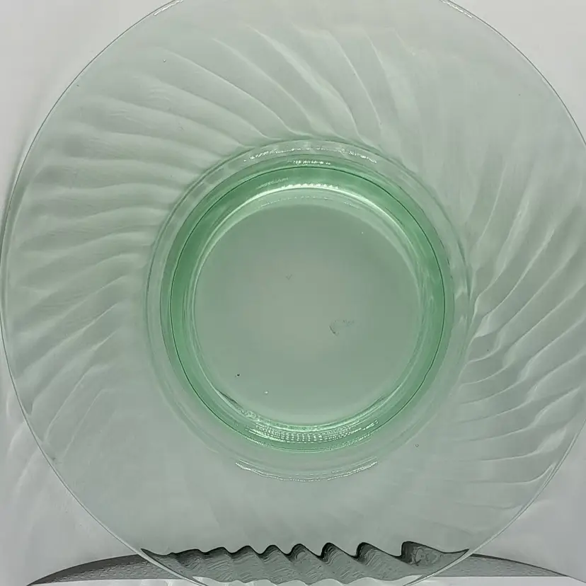 Vintage Imperial Glass-Ohio Twisted Optic Green Depression Glass Swirl Plate 8" Stack of 5 Luncheon UV Uranium Reactiveplates