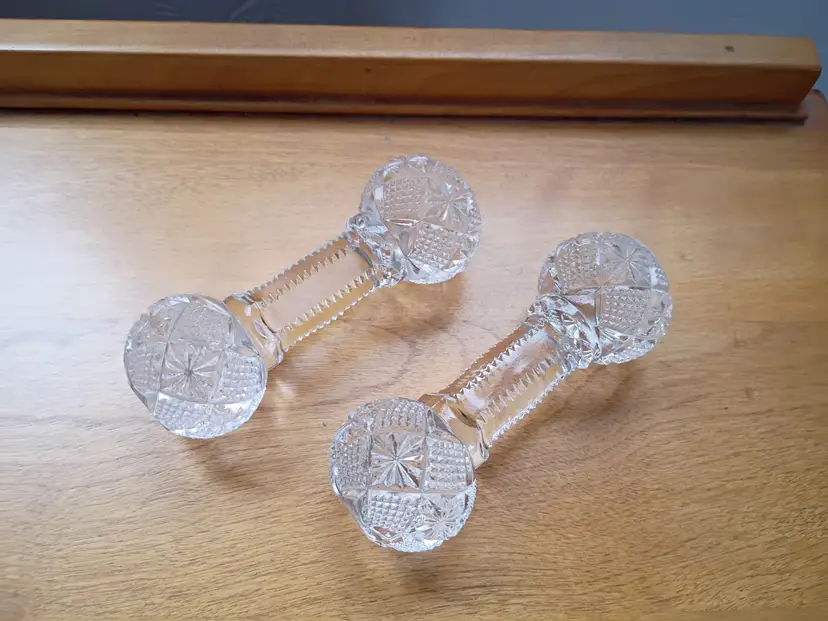 Pair of cut crystal knife rests