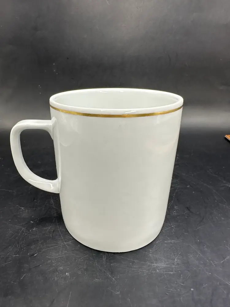 Metropolitan Museum of Art (MMA) "The Favorite Cat" by Nathaniel Currier Cup Limoges