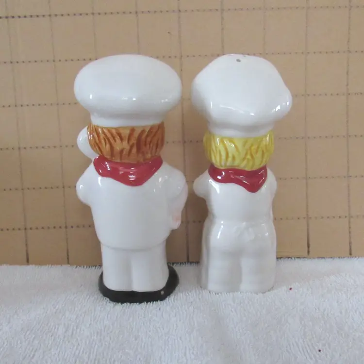 VTG Ceramic Campbell's Chef Kids Salt & Pepper Shaker Set