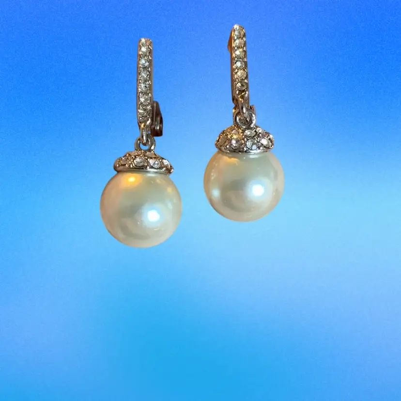 Vintage Elegant White Glass Faux Pearl With Crystal Drop Clip On Earrings