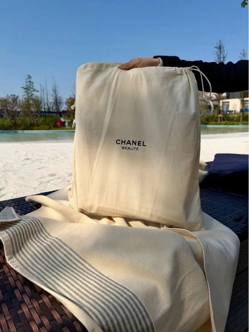 #30 - GWP/VIP CHANEL BEIGE TOWEL