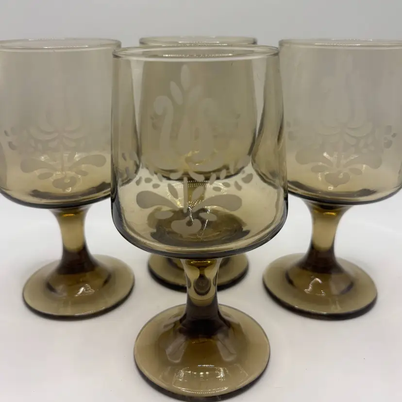 Vintage Pfaltzgraff Village  Etched Tawny Stemmed Glasses