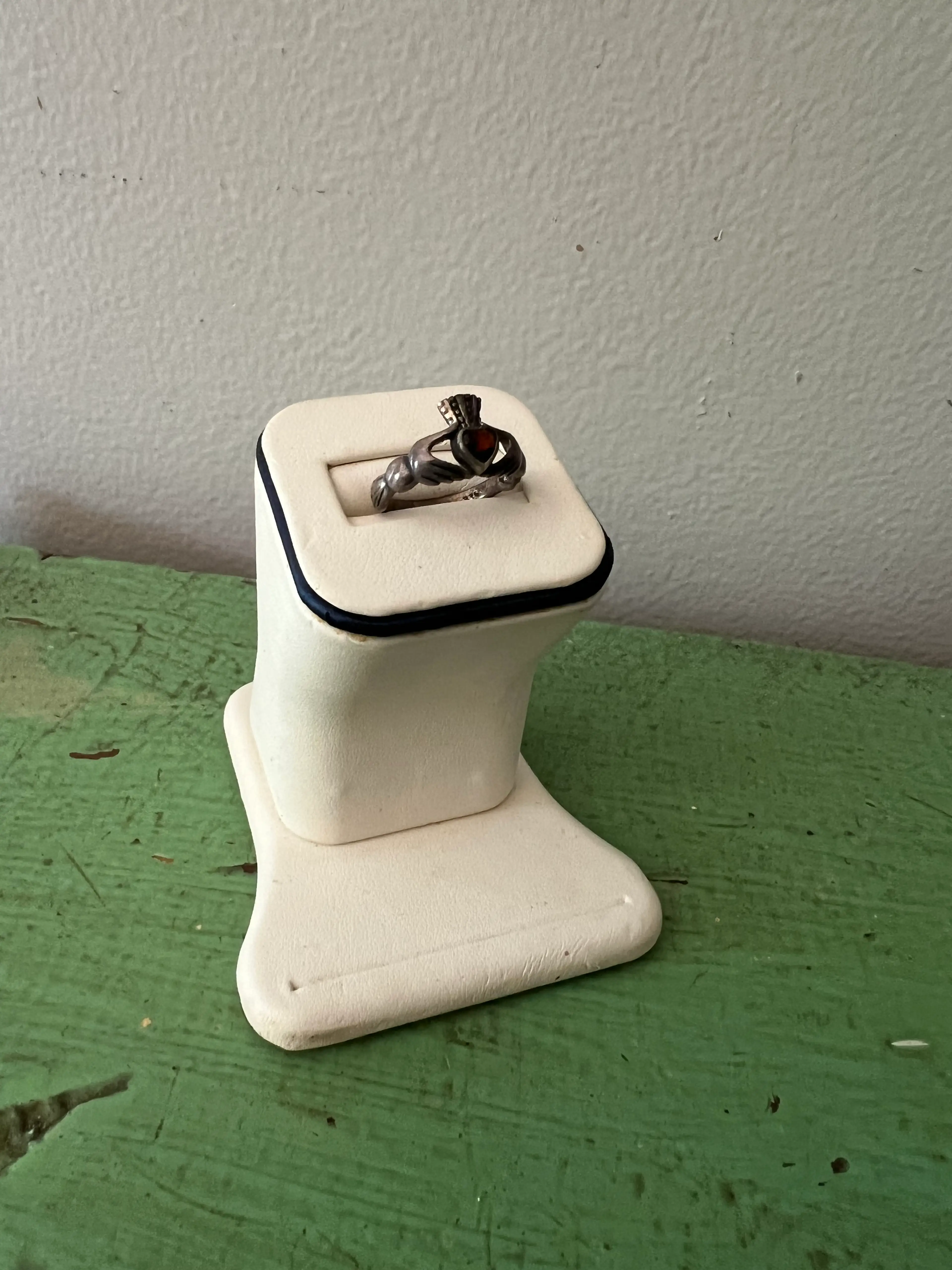 Image 2 of 7