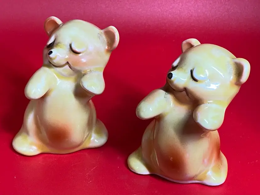 Vintage Van Telligen Bear Hug Salt & Pepper Shaker