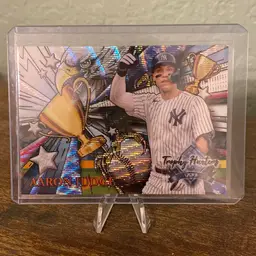 Aaron Judge 2022 Topps Stadium Club Chrome Trophy Hunters Wave Refractor