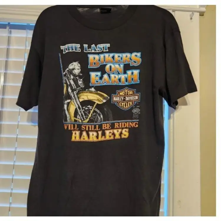 Vintage The Last Bikers on Earth Will Still Be Riding Harleys Men's tshirt