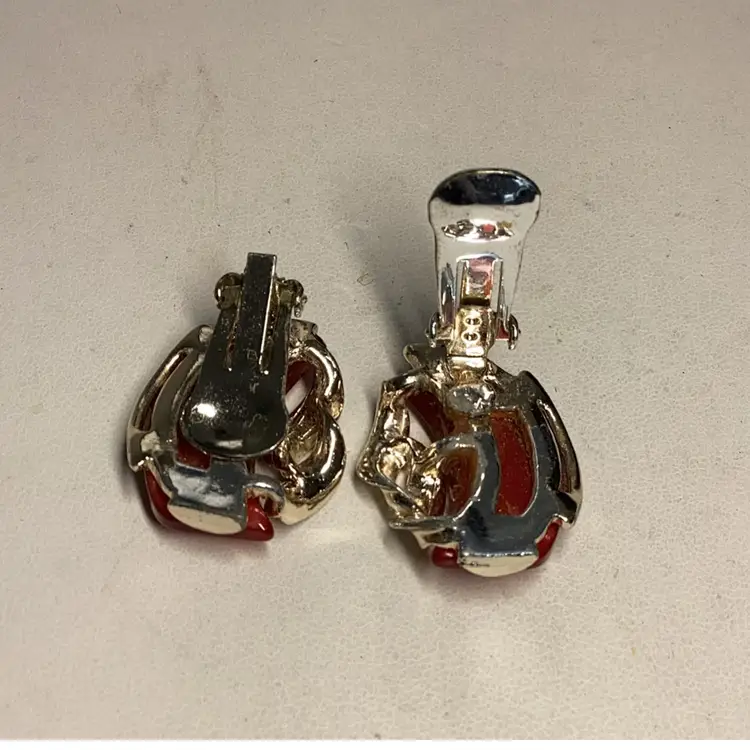 Coral Colored Thermoset & Goldtone Clipons 1”