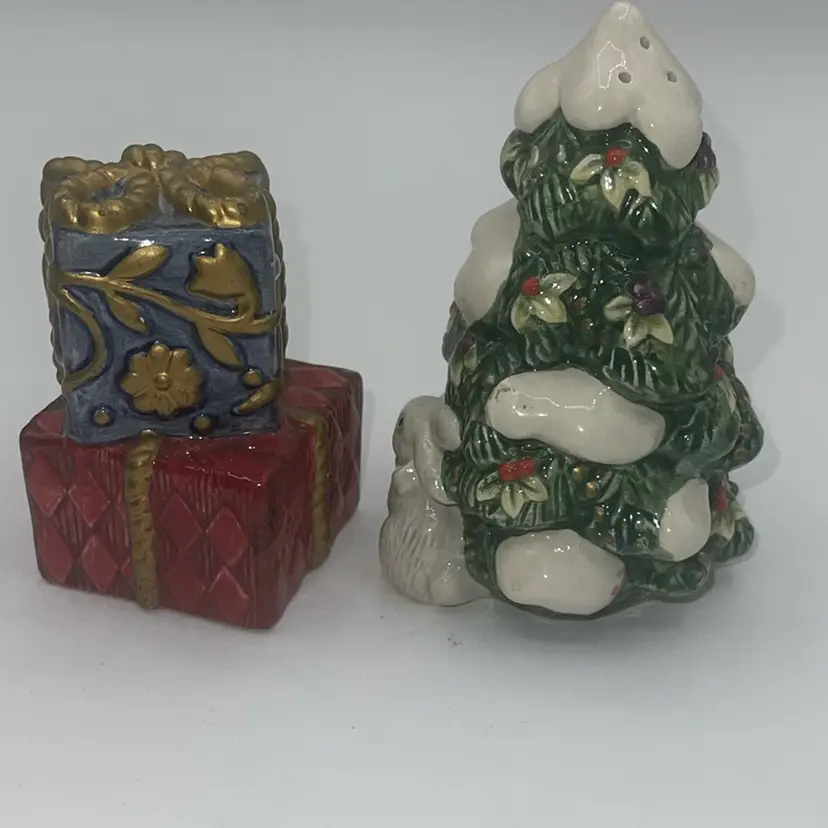 Fitz And Floyd  Salt & Pepper Shakers Tree And Present
