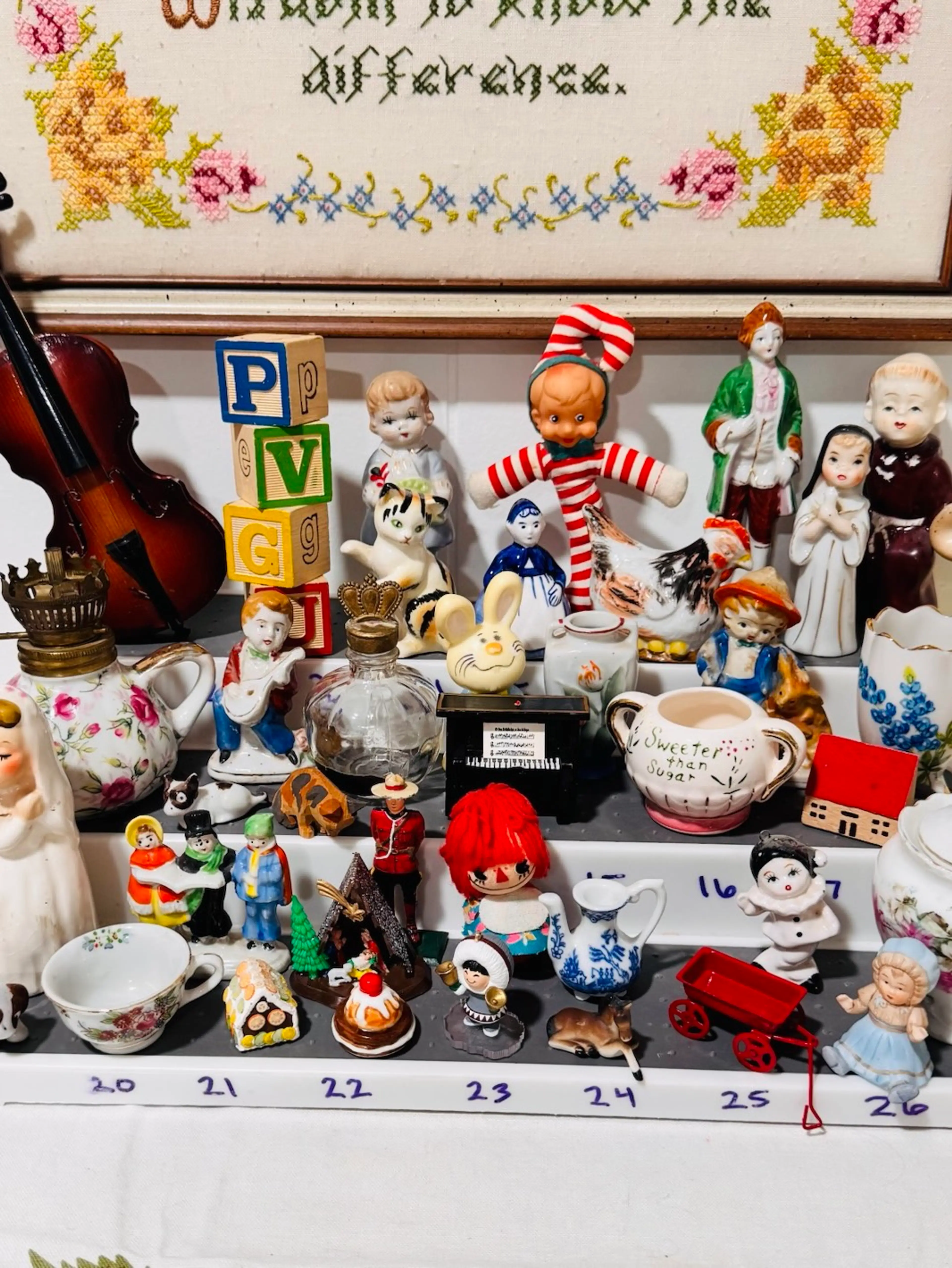 Smalls, Trinkets, & Dollhouse Furniture! 