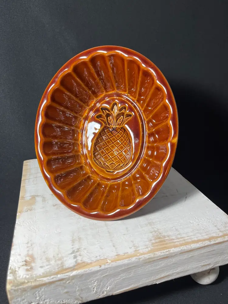 Williams Sonoma  Mold With Pineapple