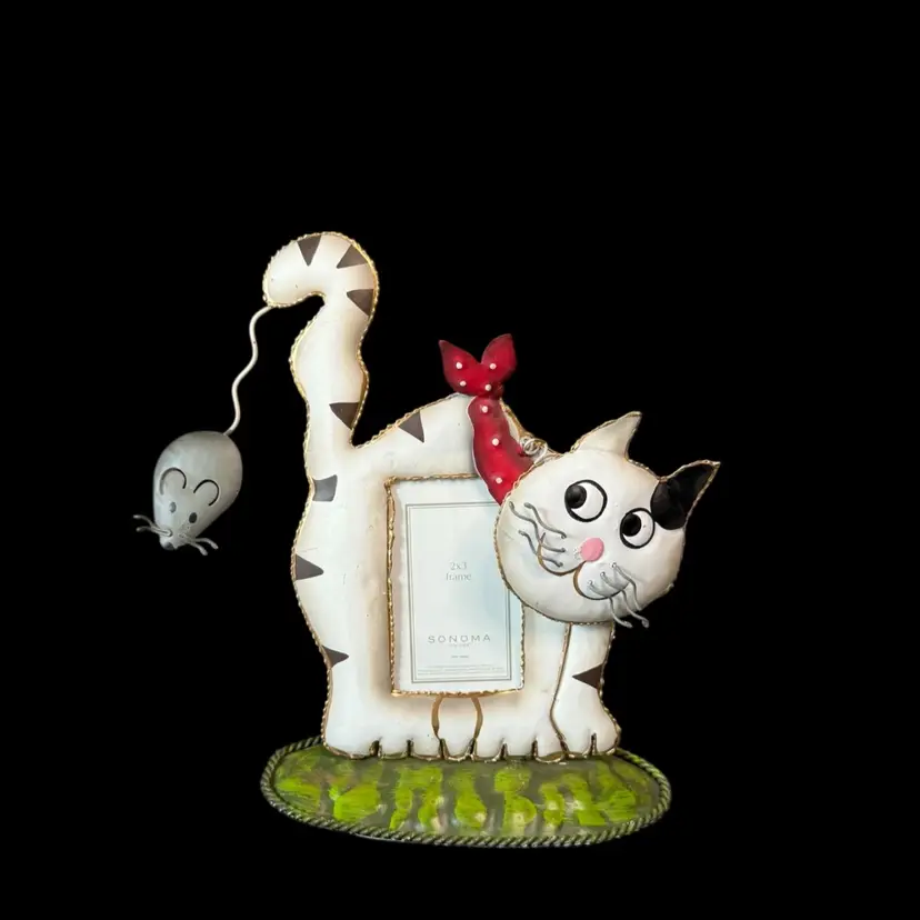 Metal Cat Frame With Mouse Free Standing Holds 2x3 Picture 6-3/4β T 6-1/4β L x 2-1/2β W