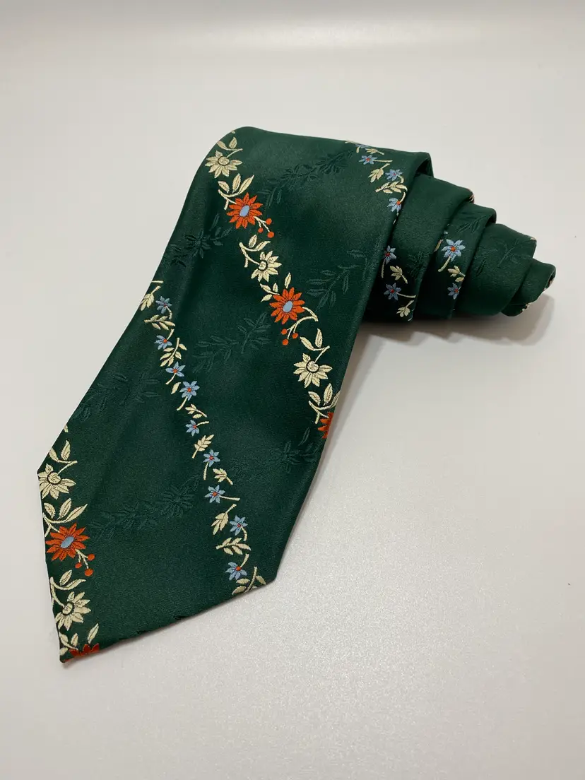 Vintage JC Penney Green with Flower Design Wide Polyester 57" x 4.50"