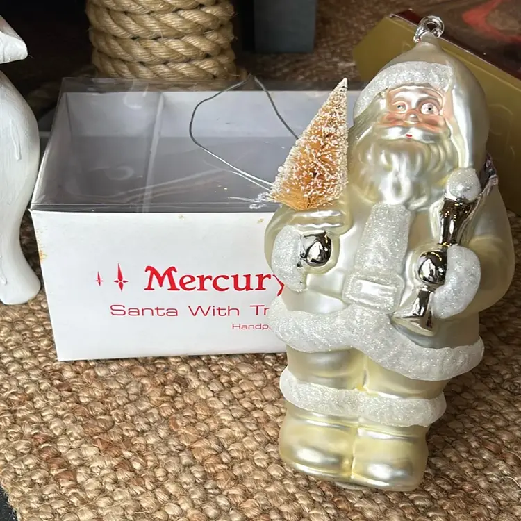PRISTINE Condition Vintage Mercury Santa Ornament/Decoration. Still In Box And Looks Like It Has Never Been Used. Glitter Is Still On The Glass For His Fur Areas. Handpainted With No Cracks, Breaks Or Areas That Are Worn.

Box Is 101/2 Inches Long, 61/2 Inches Wide By 41/2 Inches 

Santa Is 8 Inches By 5 Inches 

Box Included