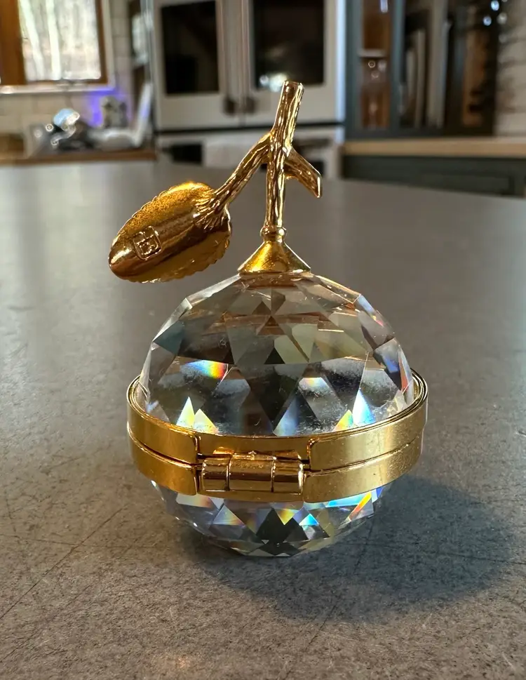 Swarovski Crystal Apple Shaped Photo Frame Paperweight Gold Tone Trim