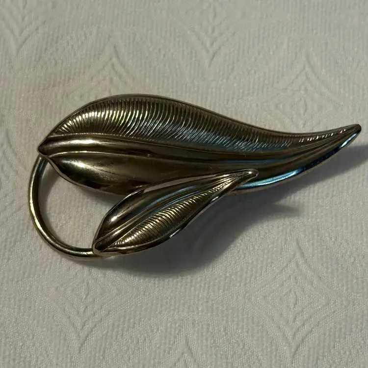 Vintage Silver Tone Leaf Brooch