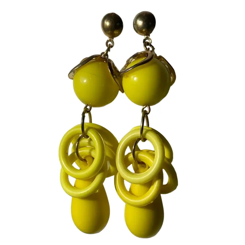 Vintage Costume Jewelry Dangling Lemon Yellow Acrylic On Gold  Tone Metallic Post Earrings 