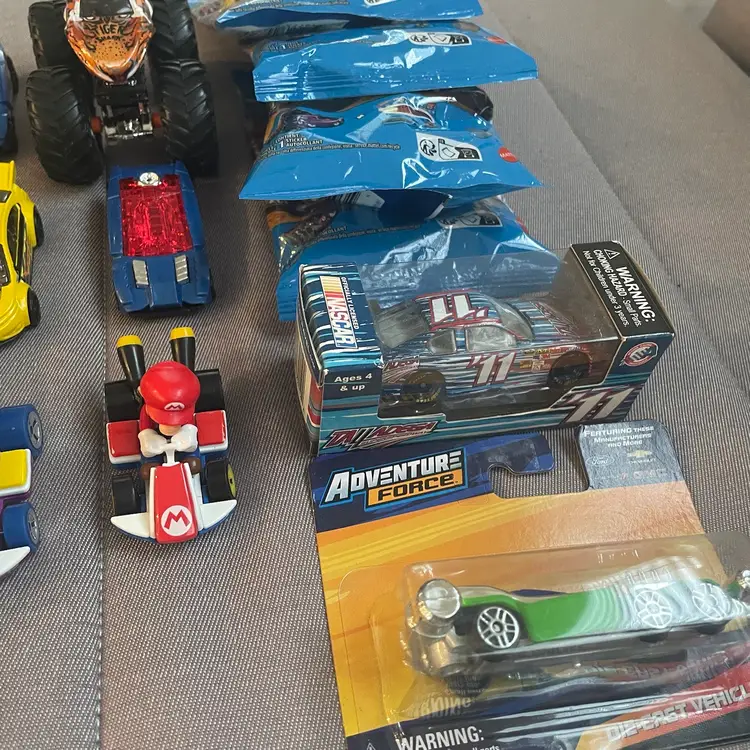 Lot of Hot Wheels Cars & Diecast Cars Mixed Vintage Modern Nintendo Hauler Truck