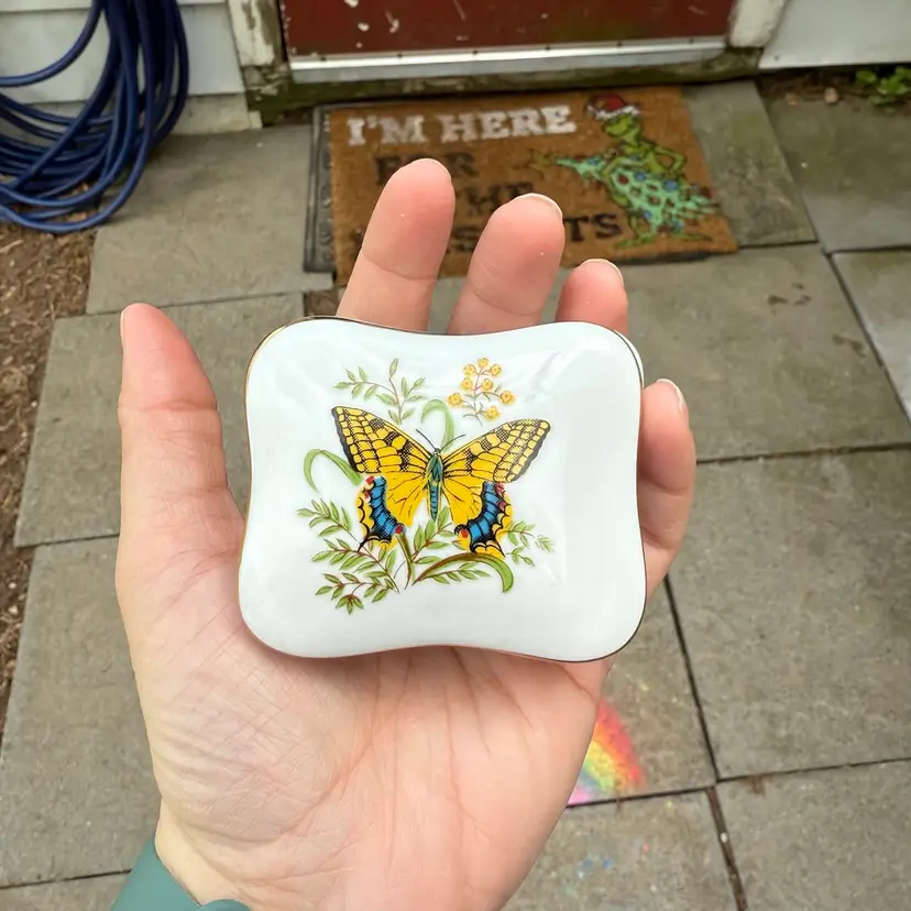 Vintage Yellow Butterfly Boho Cottagecore Floral Lidded Trinket Box Kitsch