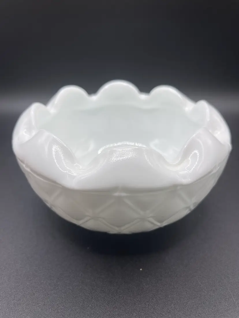 Vintage, Indiana Glass Rose Bowl, Milk Glass
