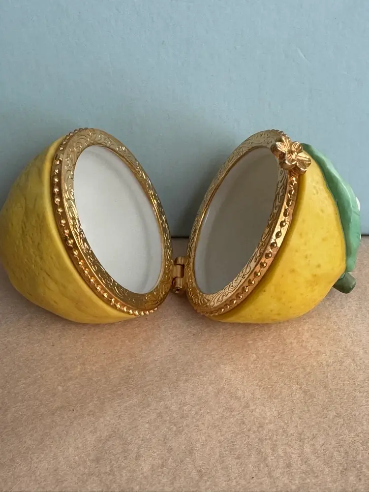 Bisque Lemon Trinket Box
