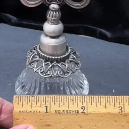 #1425 MCM, Pewter Silver Toned Heart and Crown on Clear Glass Perfume Bottle Stopper Dauber