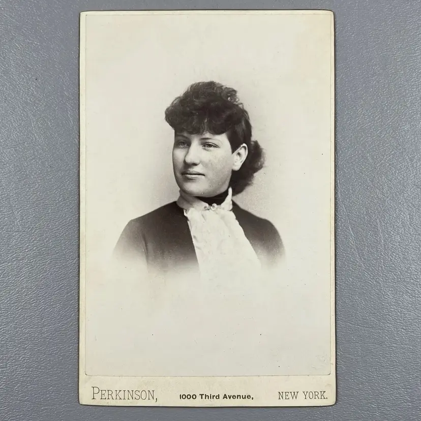 Antique Cabinet Card Photo Woman Portrait Perkinson New York c1890s Female Victorian