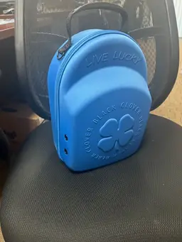 Live Lucky Hat Carrier