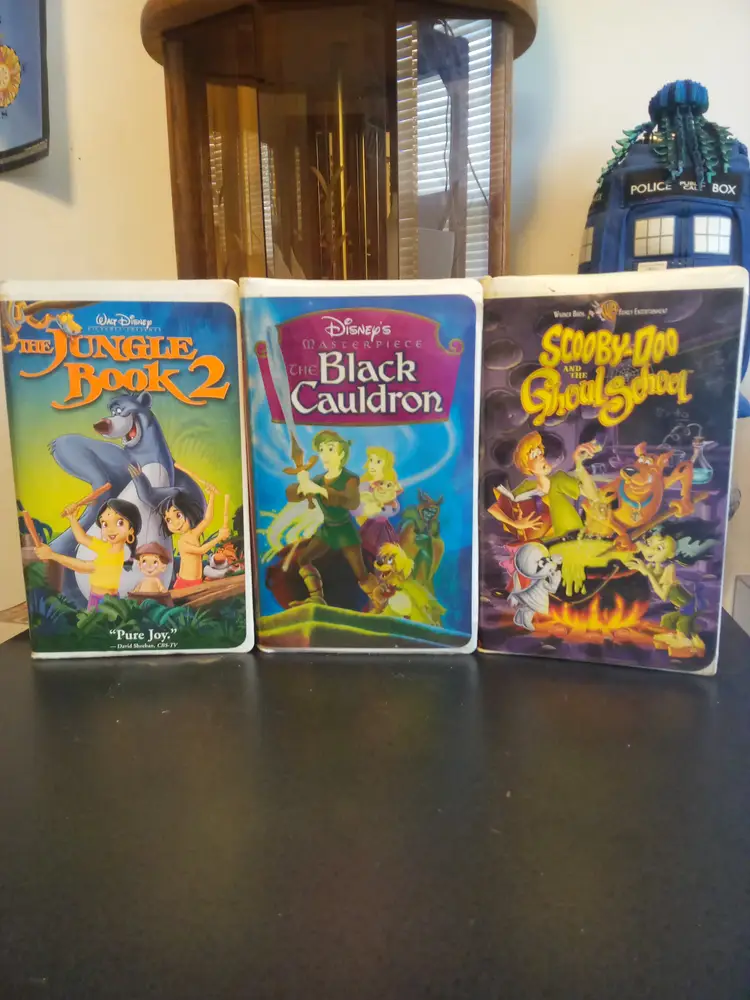 7 Kids VHS tapes 6 Disney and 1 Scooby-Doo