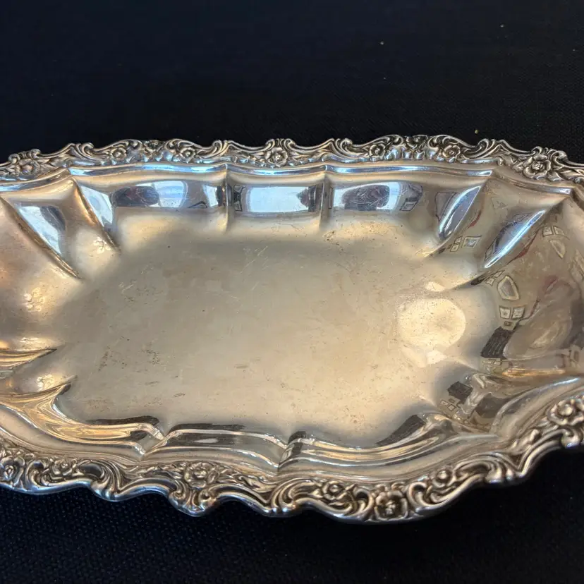 Silver Plate Bread Tray Countess by International  Silver #6219  13" x  7 1/4