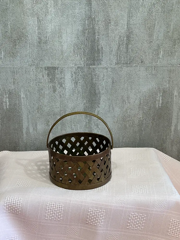 Brass Woven Basket Round