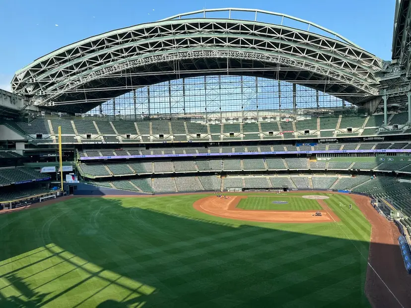 Milwaukee Brewers baseball card breaks and collector community