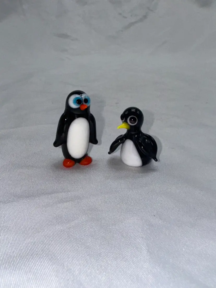 VTG Hand Blown Art Glass Penguin Pair