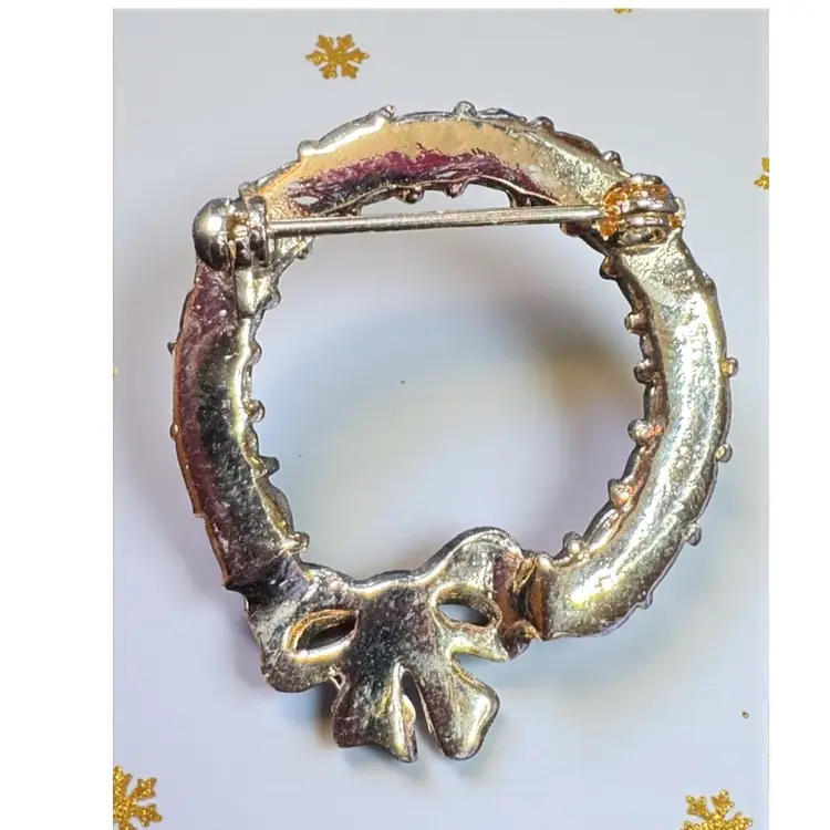 Christmas Rhinestone Wreath Brooch 1.25”