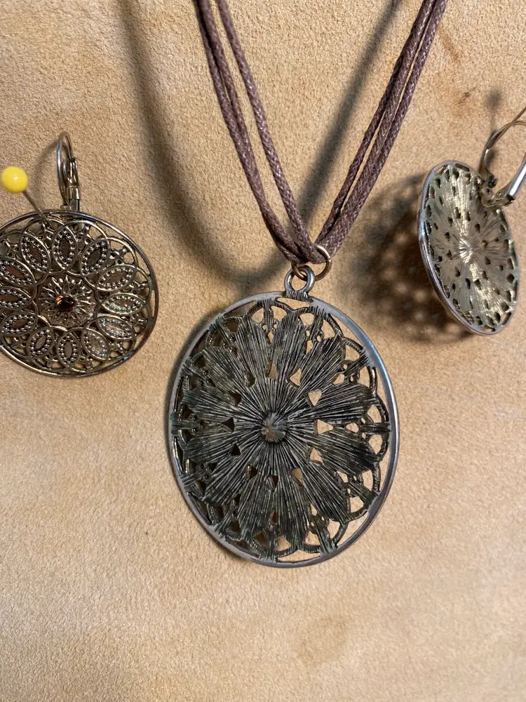 Vintage Avon 1990's Contemporary Brown/ Gold coloring Adjustable Necklace and Earrings Set