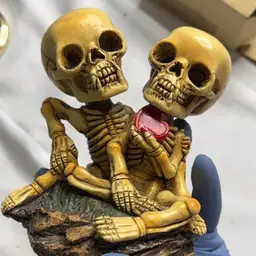 Skeleton Couple