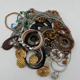 #04. Jewelry Pick And Run