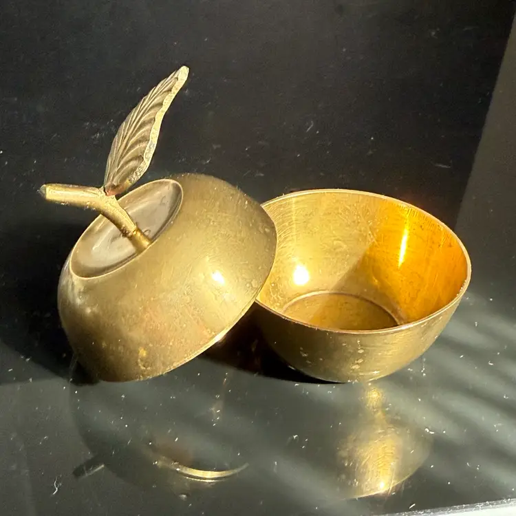 Vintage Brass Apple 🍎 Trinket Box 2.25”