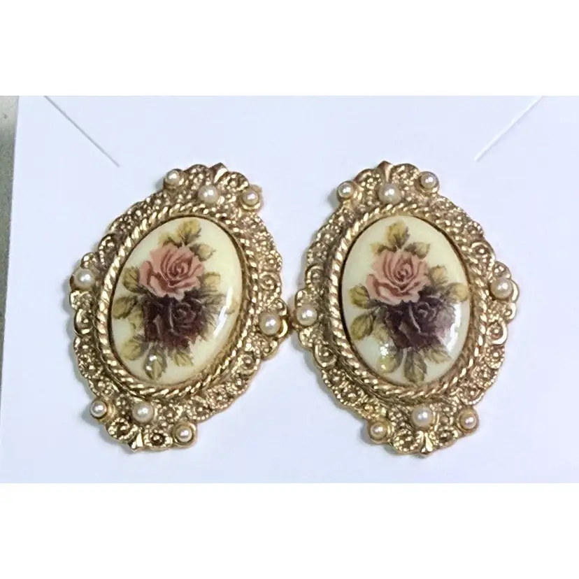 1928 Brand vintage Rose cameo Post Earrings b