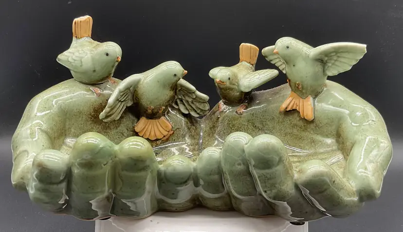 Vtg Art Pottery Ceramic Bird Feeder Sculpture Trinket Dish With Birds On Hands