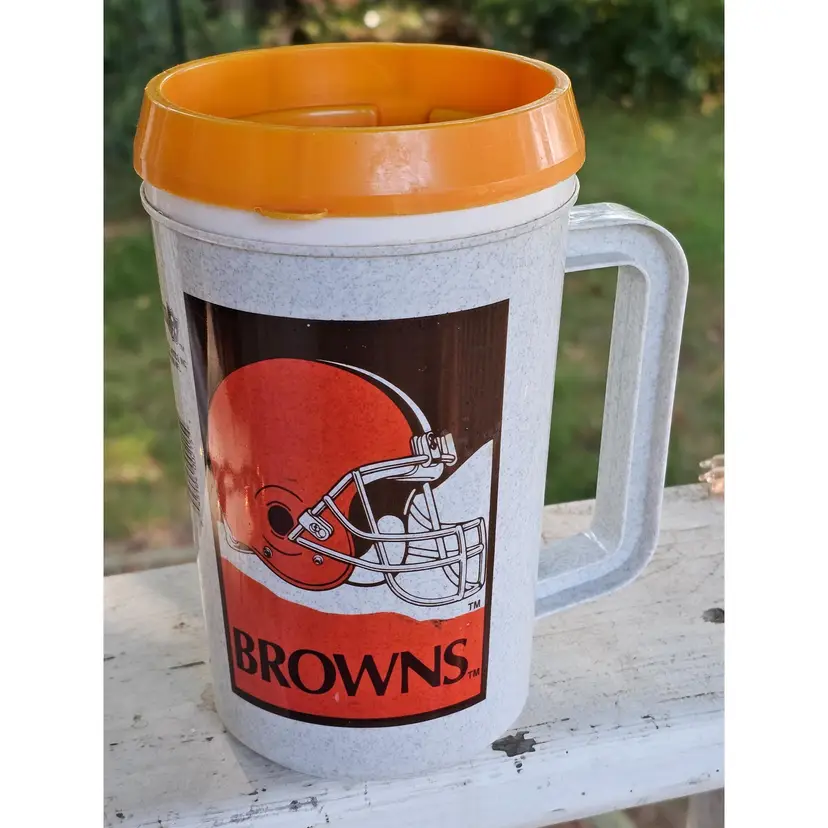 Cleveland Browns Vintage Team NFL Lidded Insulated Travel Mug 1995 Vintage Betras Plastics