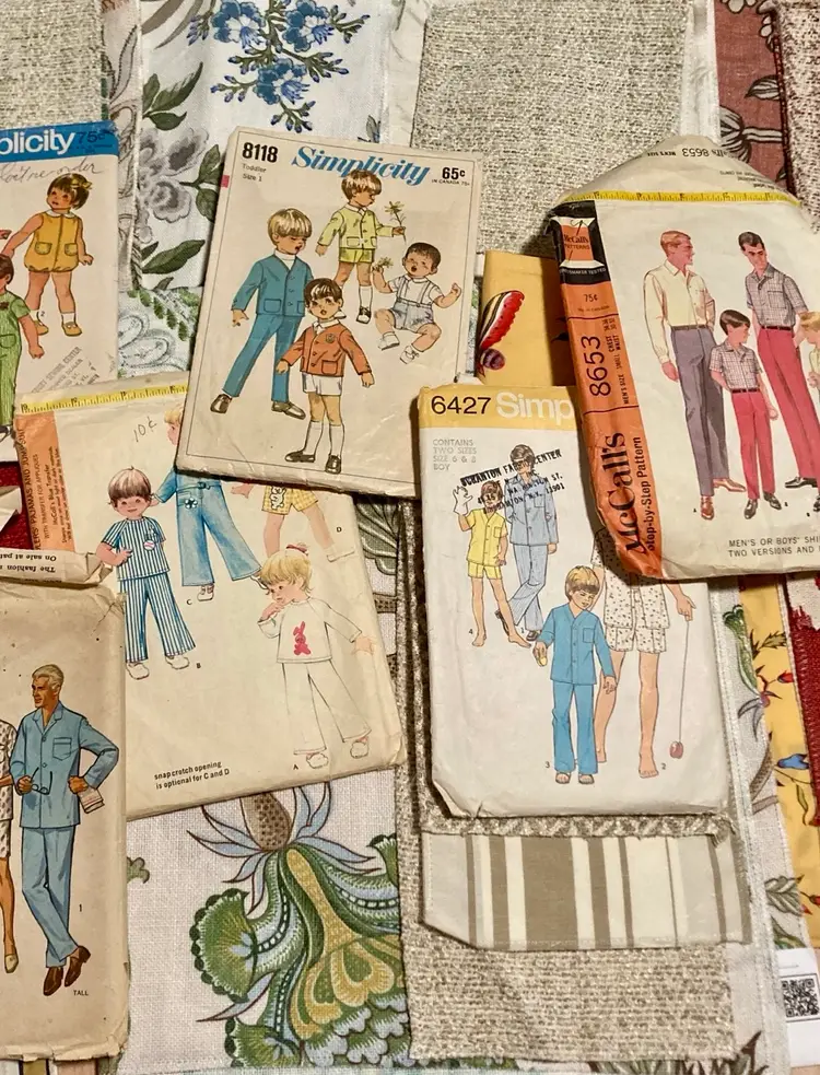 Black Friday Sale! Fat Quarter Samples And Vintage Patterns 