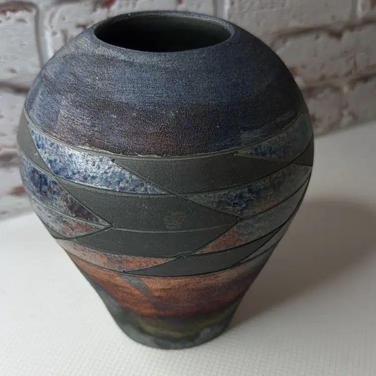 Roku Potter Signed 7.5” Tall