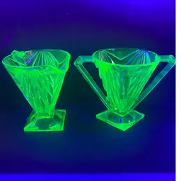 Indiana Glass Pyramid Pattern 610 Uranium Creamer And Sugar Green EUC