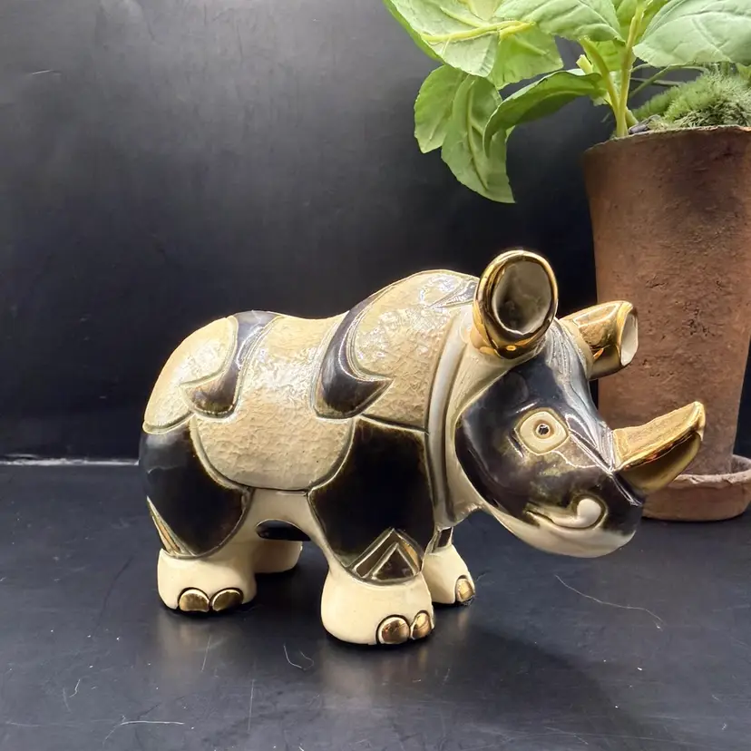 Artisania Rinconada De Rosa Gold & Platinum Glazed Rhinoceros Pottery Figurine 5x3”
